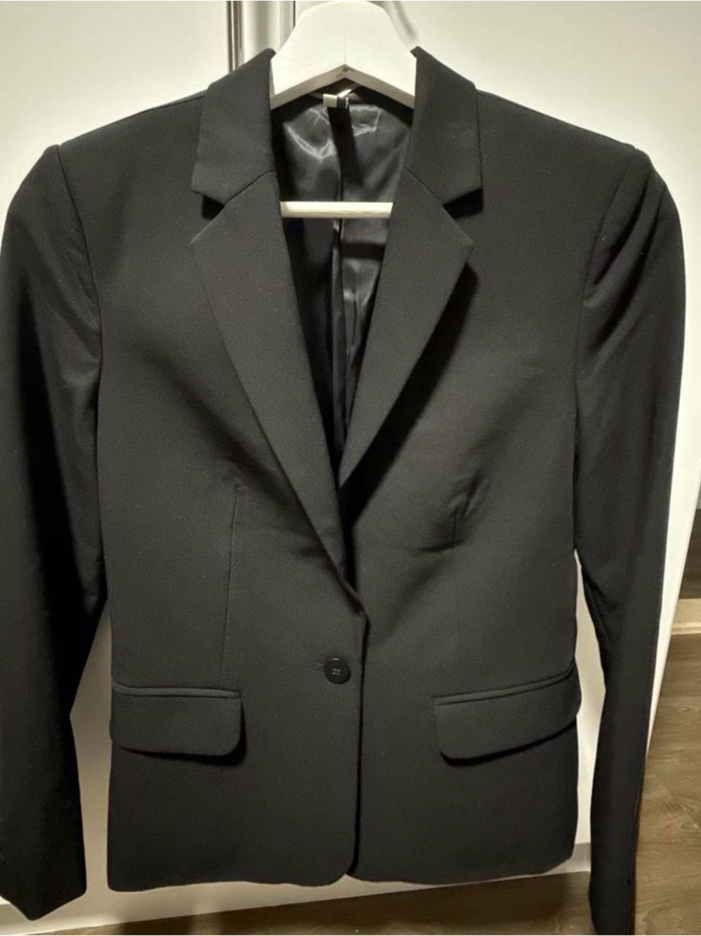 Classic Black Single-Button Women's Blazer